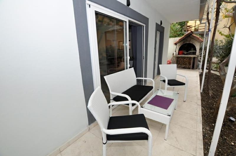 Apartments Gabi Омиш Экстерьер фото