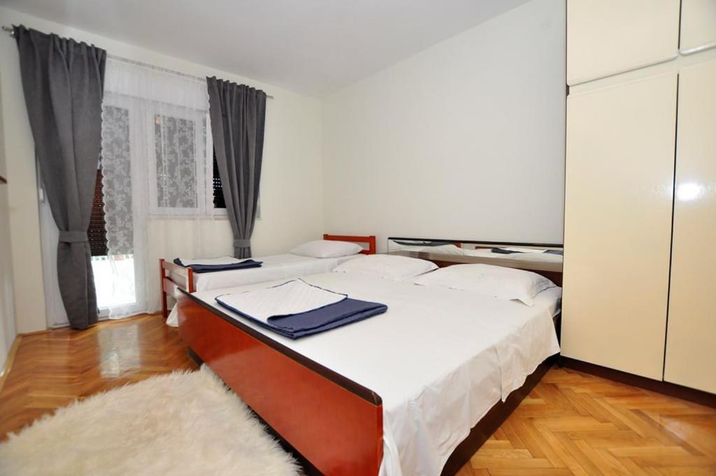 Apartments Gabi Омиш Экстерьер фото