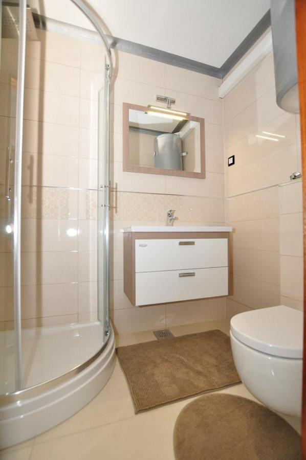 Apartments Gabi Омиш Экстерьер фото