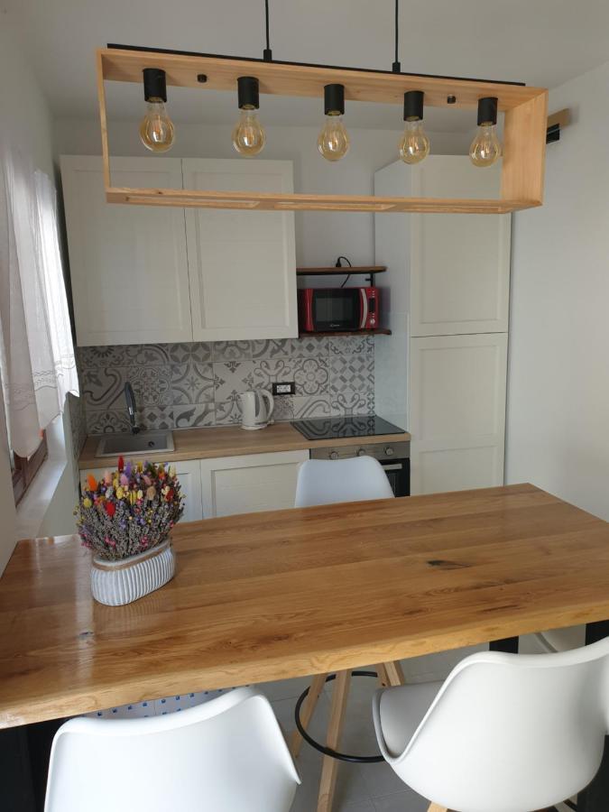 Apartments Gabi Омиш Экстерьер фото