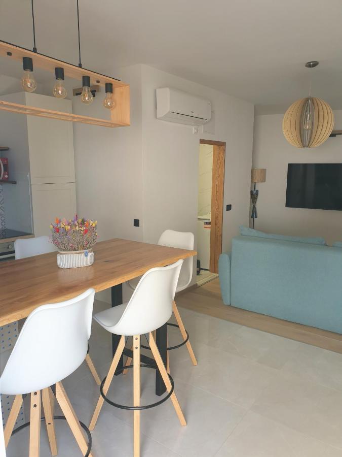 Apartments Gabi Омиш Экстерьер фото