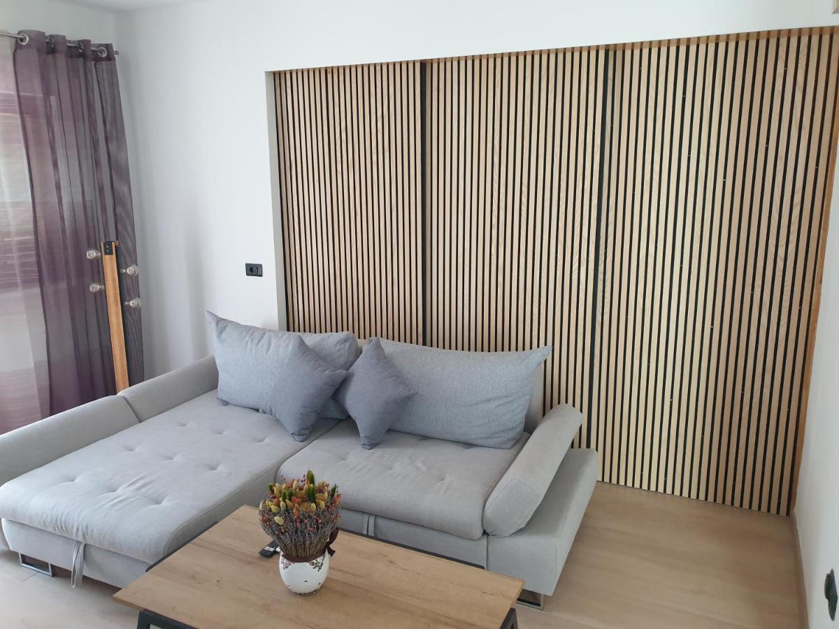 Apartments Gabi Омиш Экстерьер фото